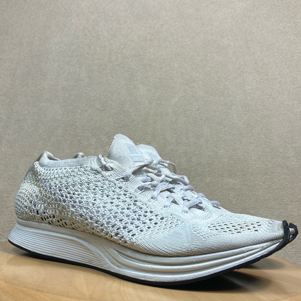 Nike Flyknit Racer Athletic Breathable Sneaker Shoes Men’s size 5.5